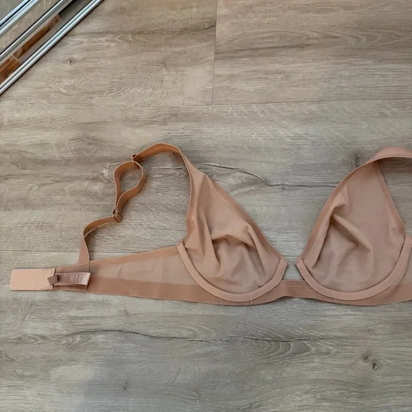 Skims NO SHOW UNLINED DEMI BRA in nude - Picture 4 of 9